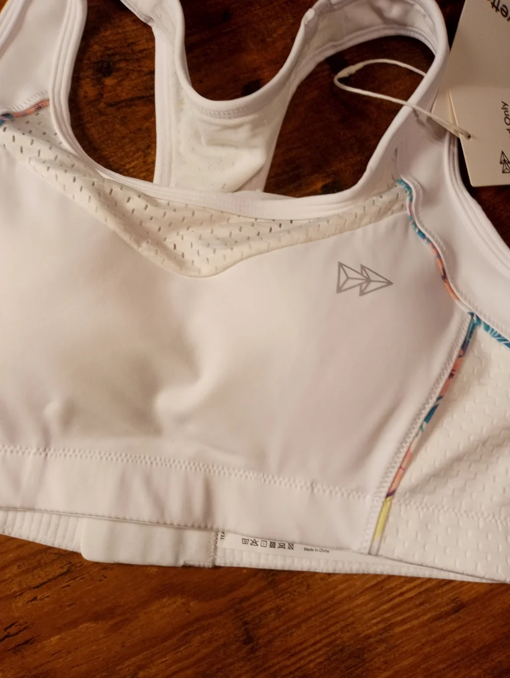 NWT Yvette Medium Gorgeous Padded Wirefree White With Color Accents Sports Bra - Picture 2 of 9
